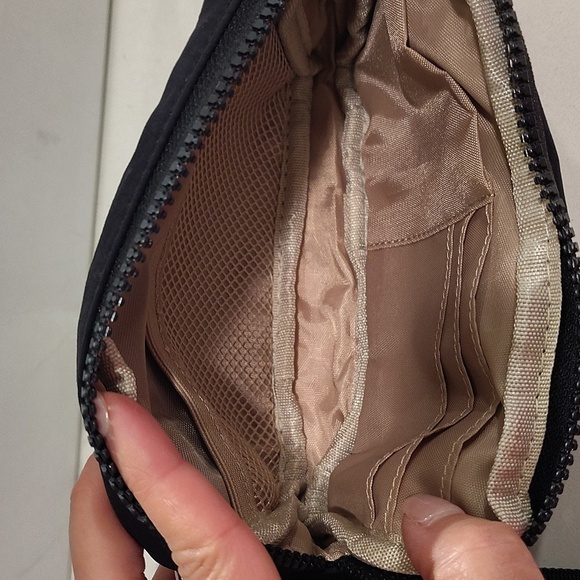 Black Clutch wristletwith Detachable Canvas Strap Multiple Zip Pockets NWOT - Picture 5 of 6